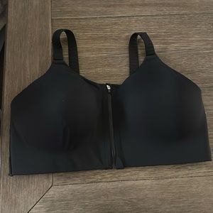 New without tag 42D Torrid front sports bra black
